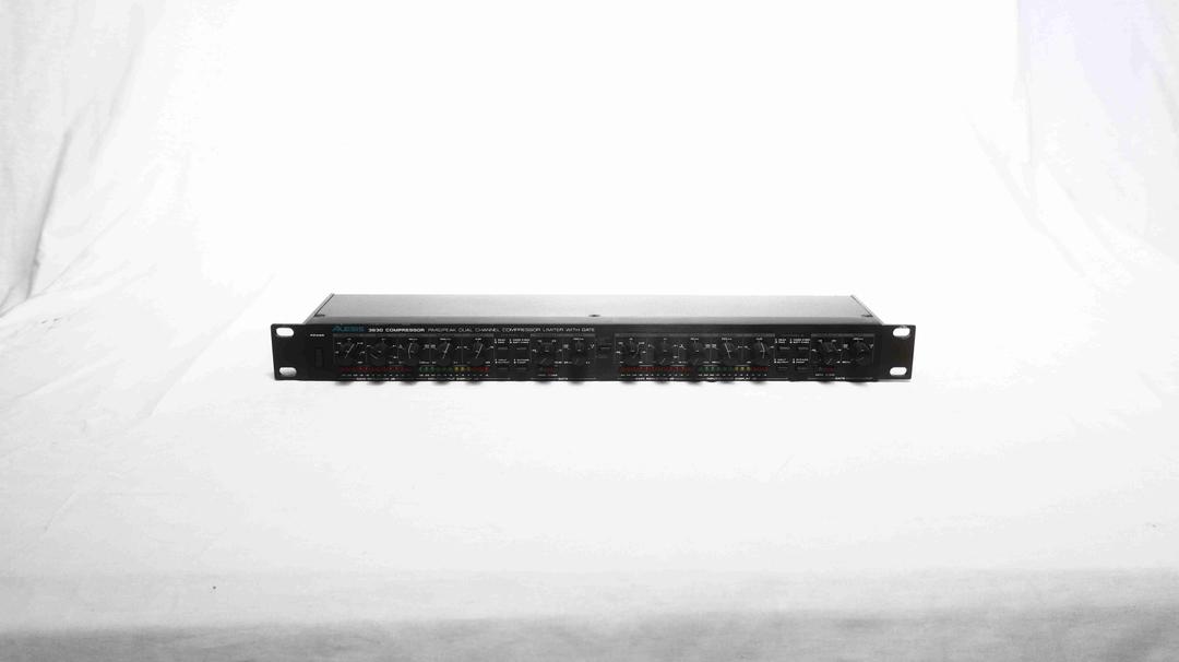 Alesis 3630 Stereo Compressor
