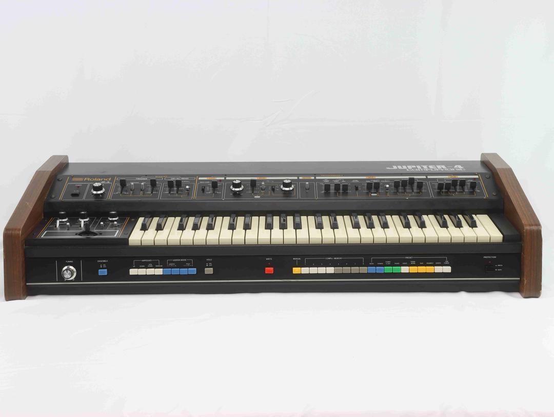 Roland - Jupiter 4