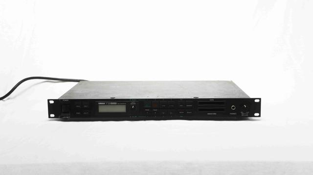 Yamaha -  TG55 FM Tone Generator