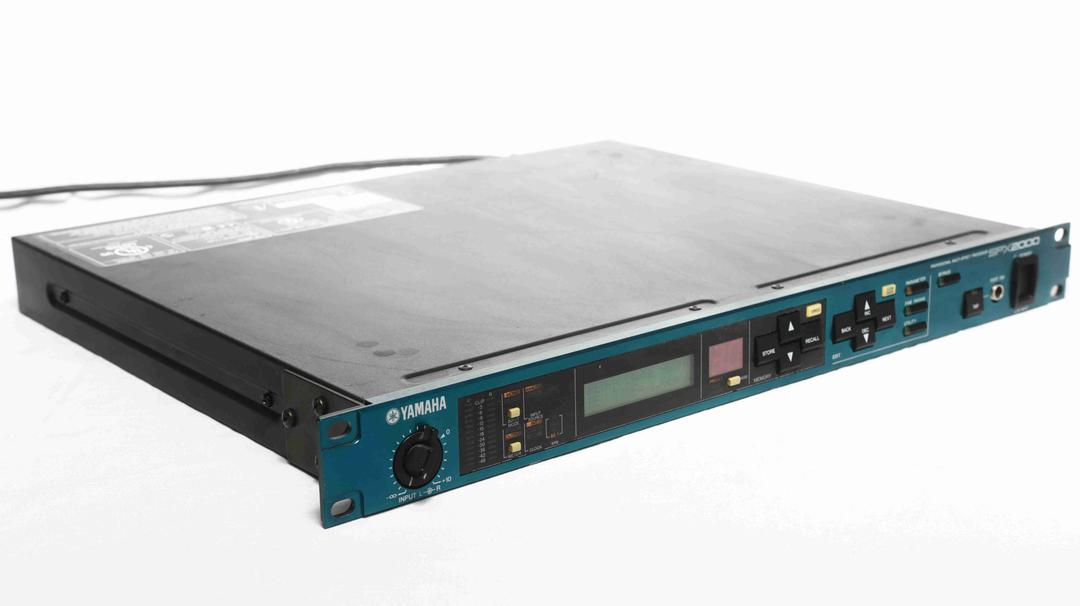 Yamaha -  SPX2000 Multi-Effect Processor