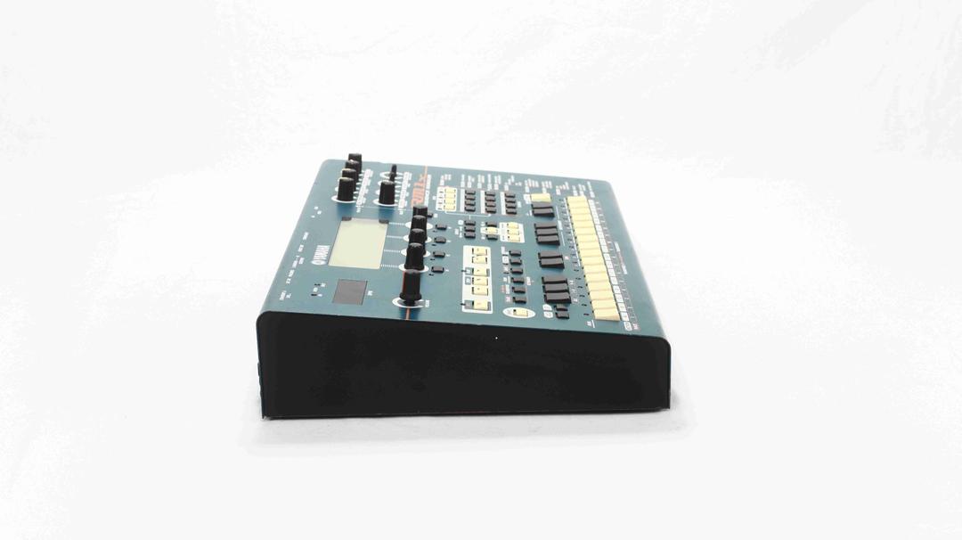 Yamaha -  RM1x Groovebox