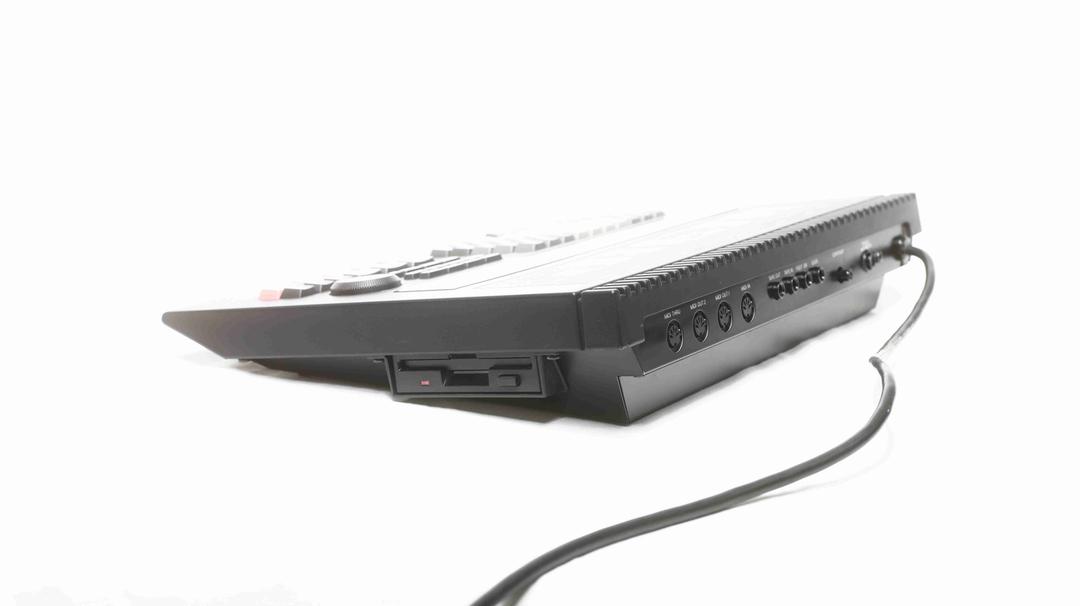 Yamaha -  QX3 MIDI Sequencer