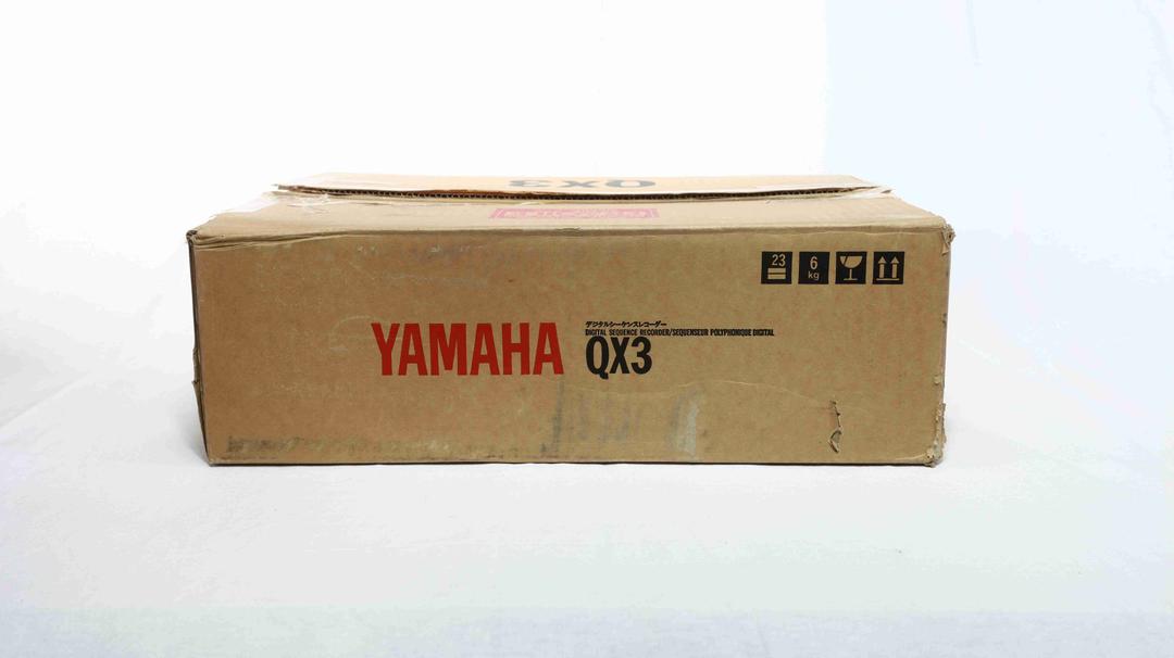 Yamaha -  QX3 MIDI Sequencer