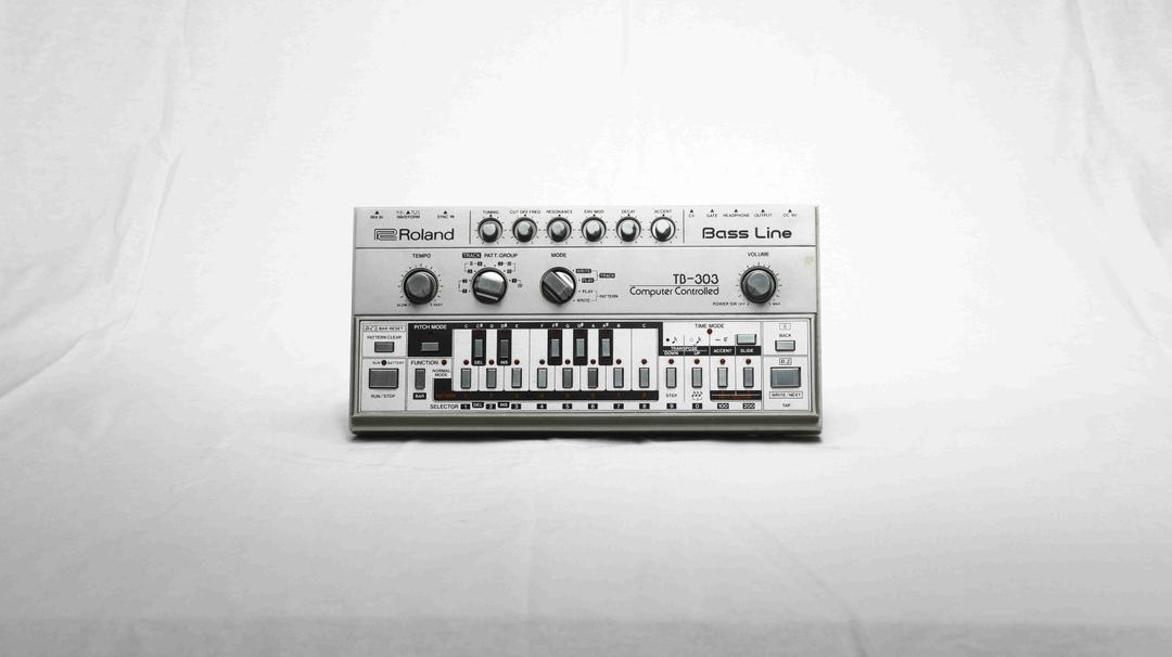 Roland - TB-303 Bass Line Synthesizer Module