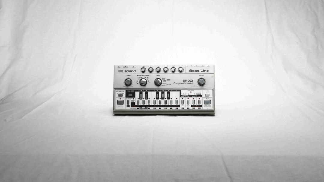 Roland - TB-303 Bass Line Synthesizer Module