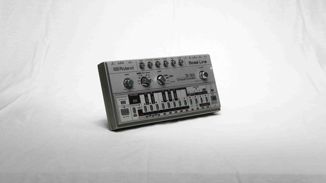 Roland - TB-303 Bass Line Synthesizer Module