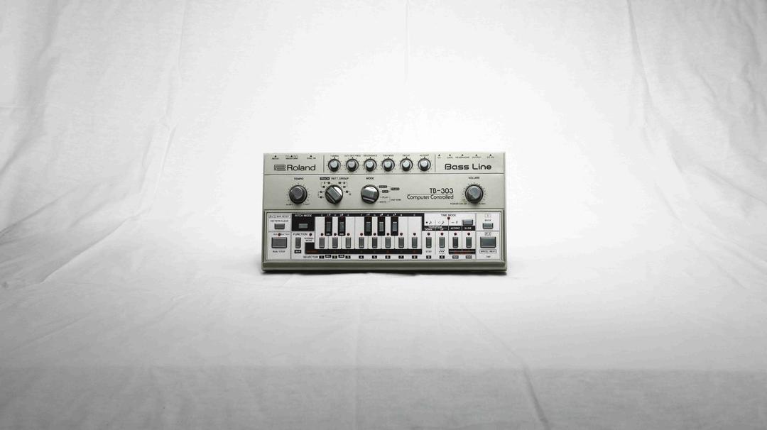 Roland - TB-303 Bass Line Synthesizer Module
