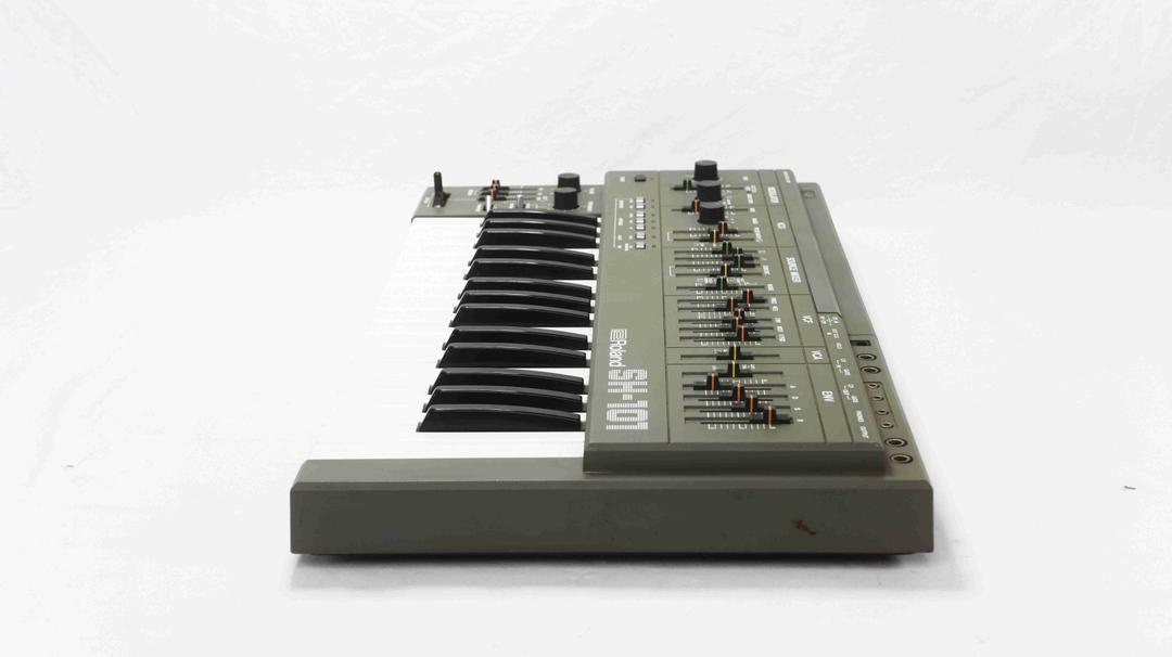 Roland - SH-101 Monophonic Analog Synthesizer