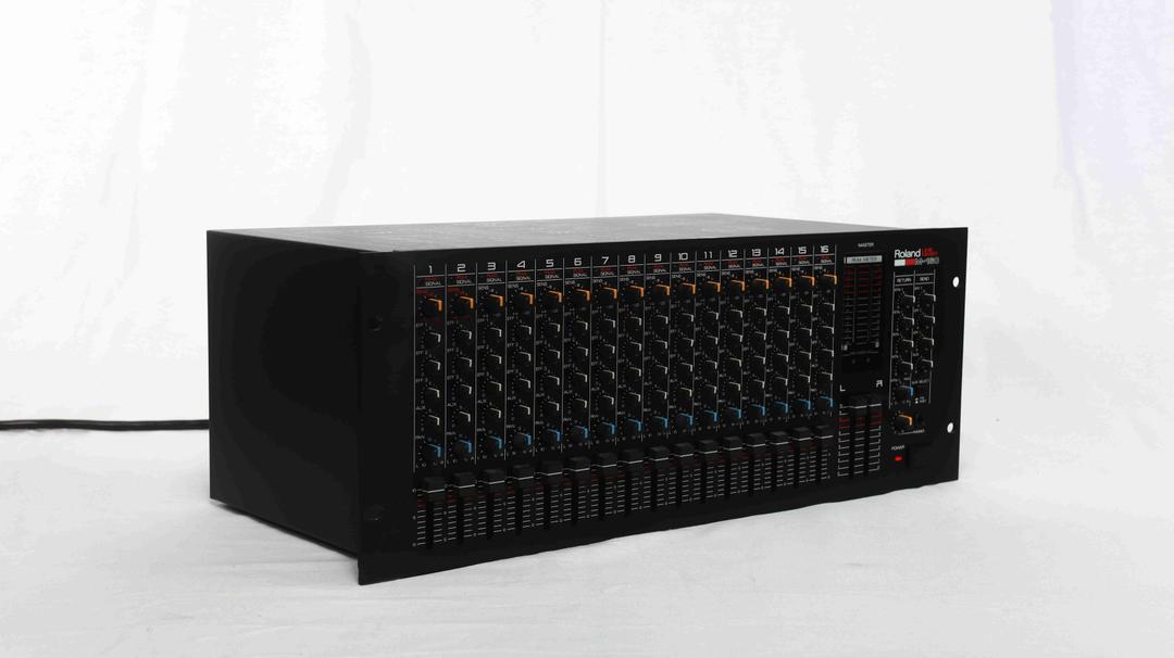 Roland - M-160 16 Channel Stereo Line Mixer
