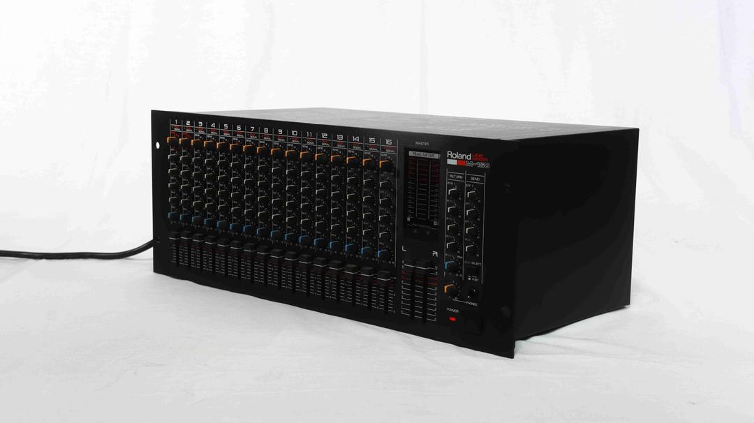 Roland - M-160 16 Channel Stereo Line Mixer