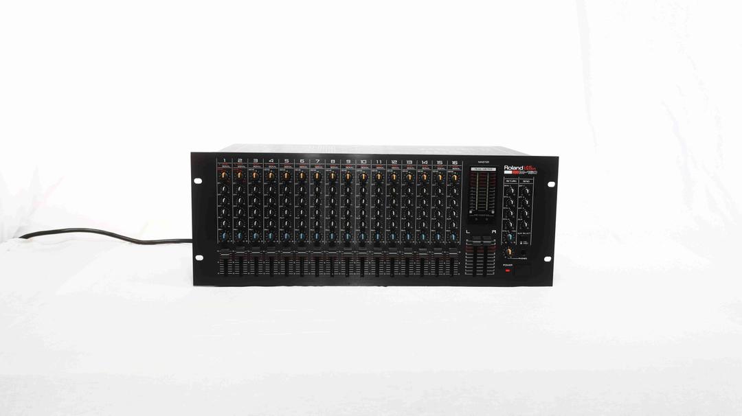Roland - M-160 16 Channel Stereo Line Mixer