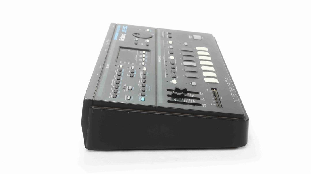 Roland - JS-30 Sampling Workstation