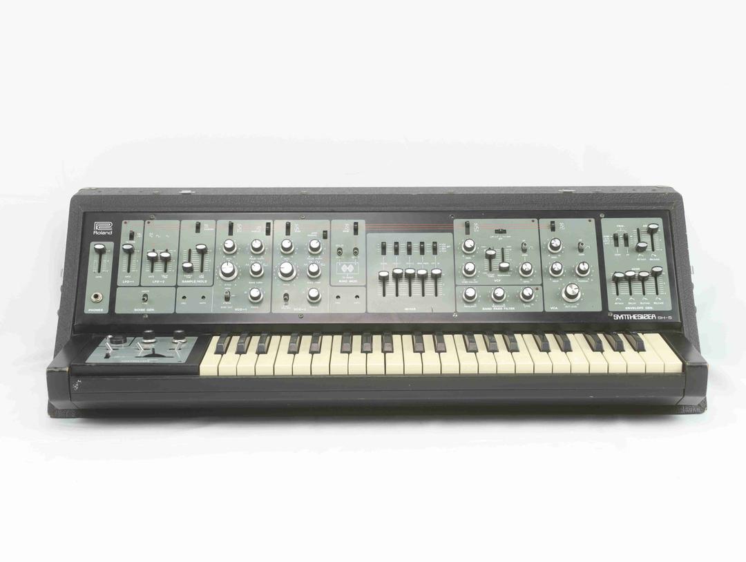 Roland -  SH-5