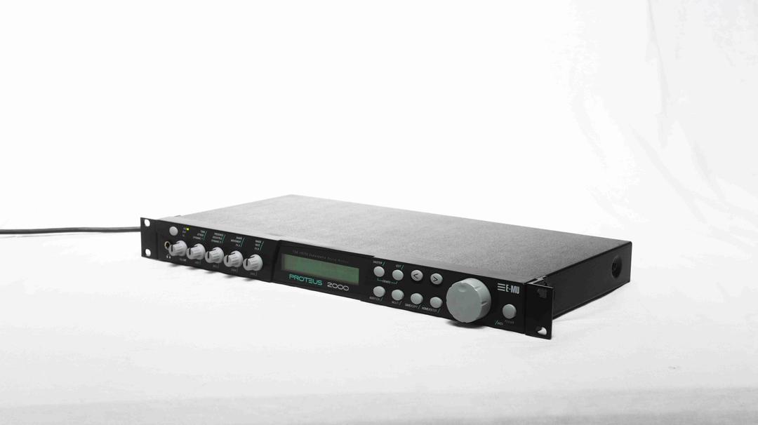 E-Mu -  Proteus 2000 - 128 voice expandable synth module