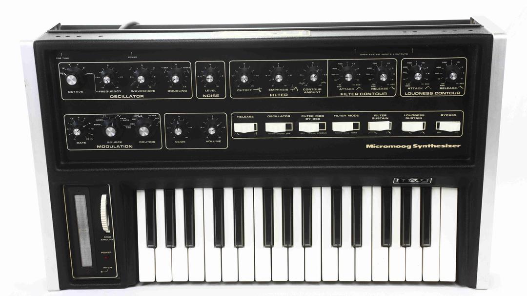 Moog -  Micromoog Analogue Synthesizer