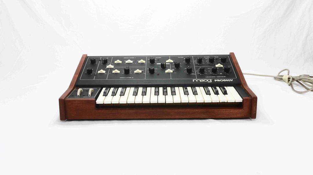Moog -  Prodigy Analogue Synthesizer