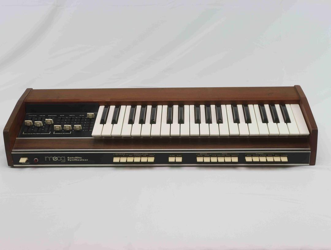 Moog -  Satellite analogue synthesizer