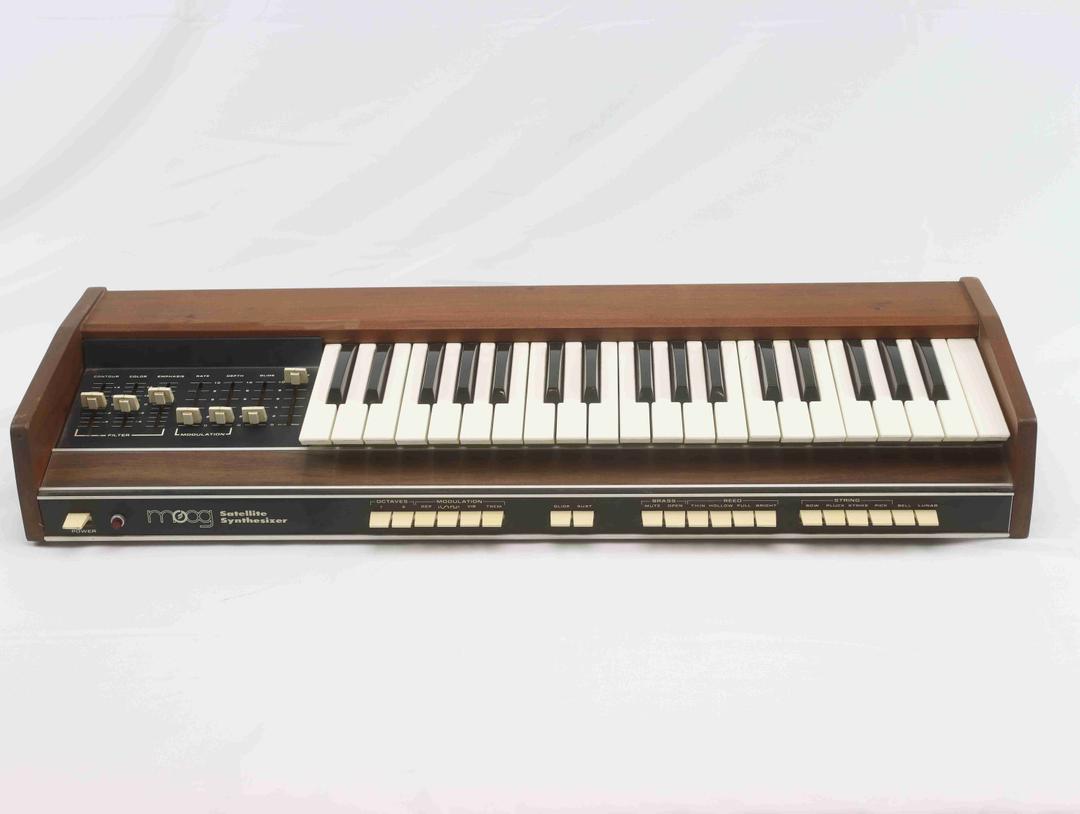 Moog -  Satellite analogue synthesizer