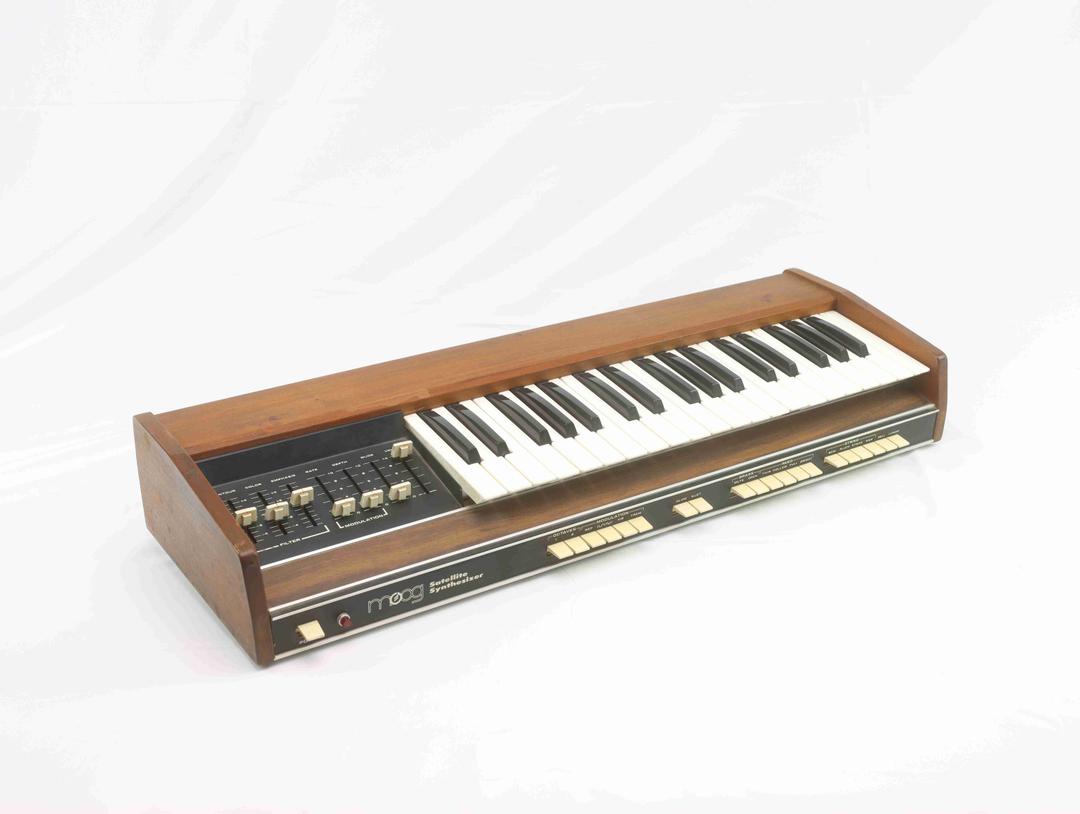 Moog -  Satellite analogue synthesizer