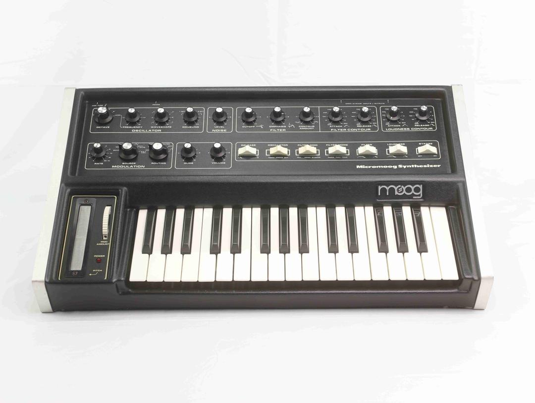 Moog -  Micromoog Analogue Synthesizer