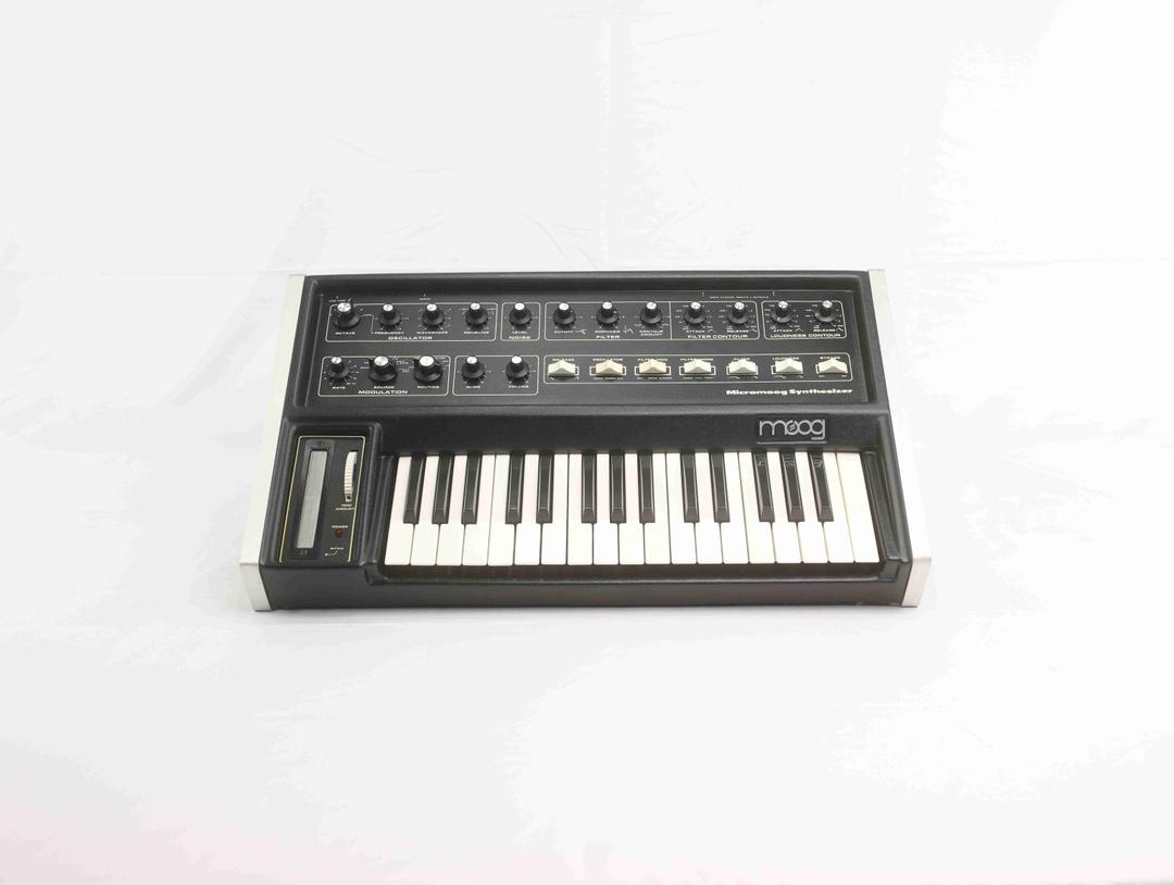Moog -  Micromoog Analogue Synthesizer