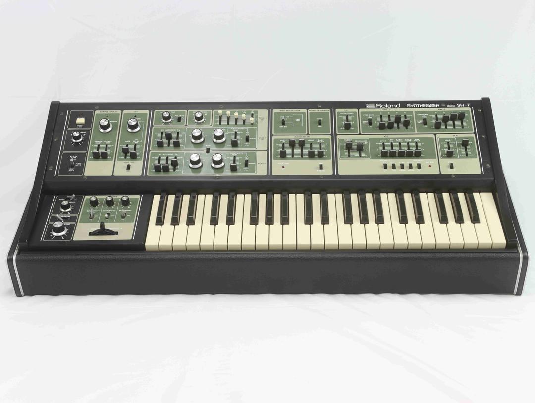 Roland -  SH-7 Synthesizer