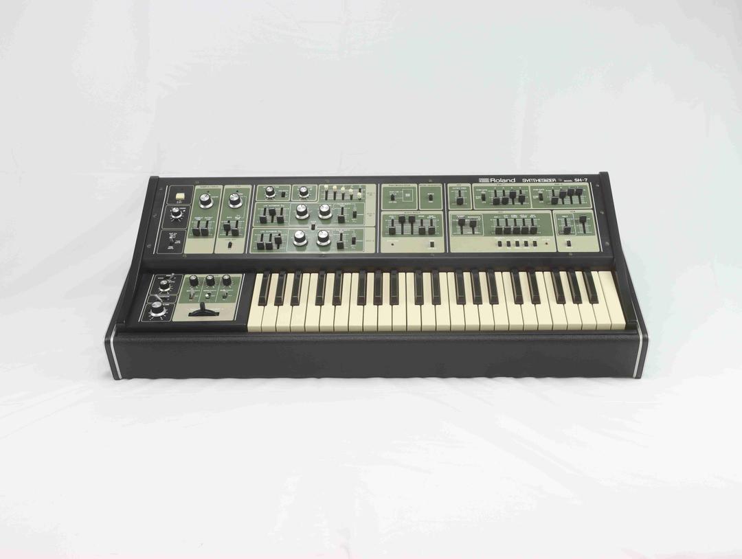 Roland -  SH-7 Synthesizer