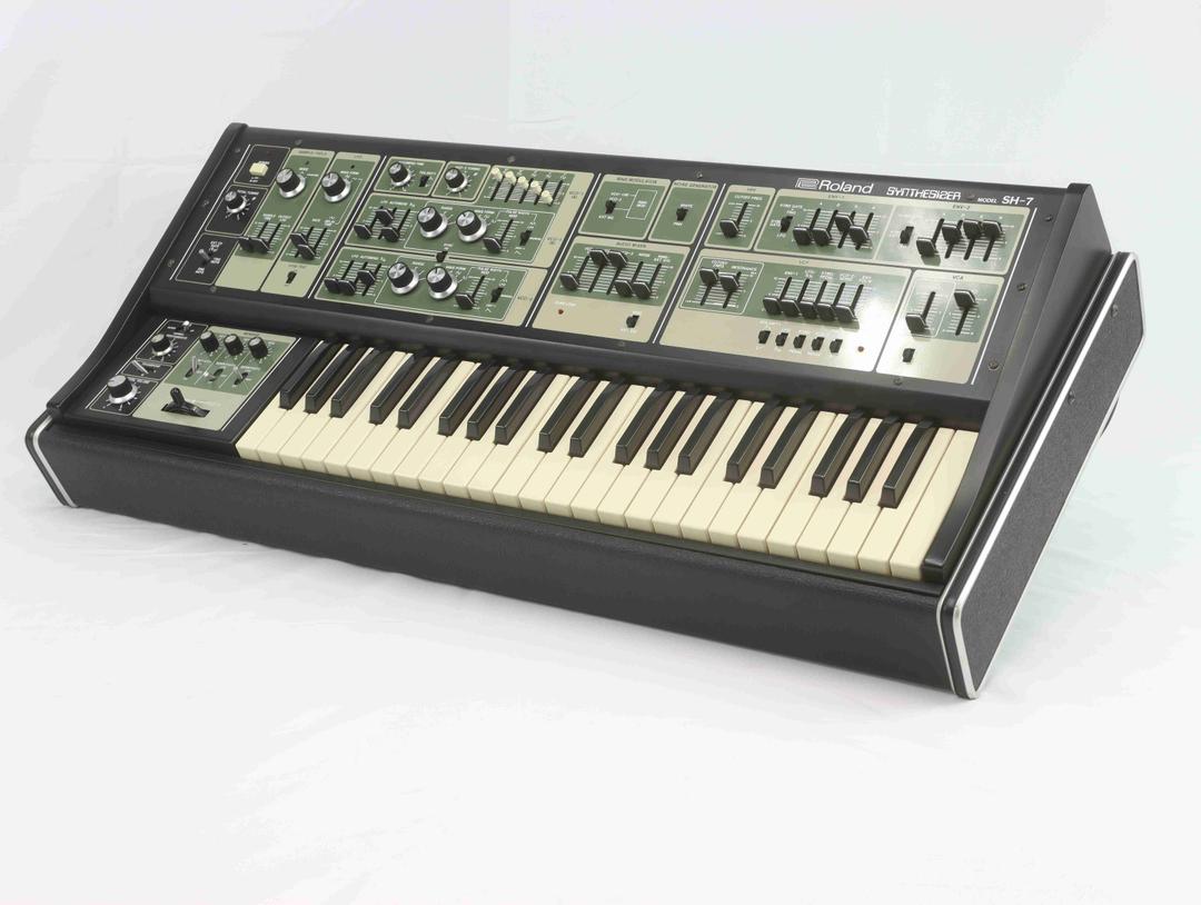 Roland -  SH-7 Synthesizer