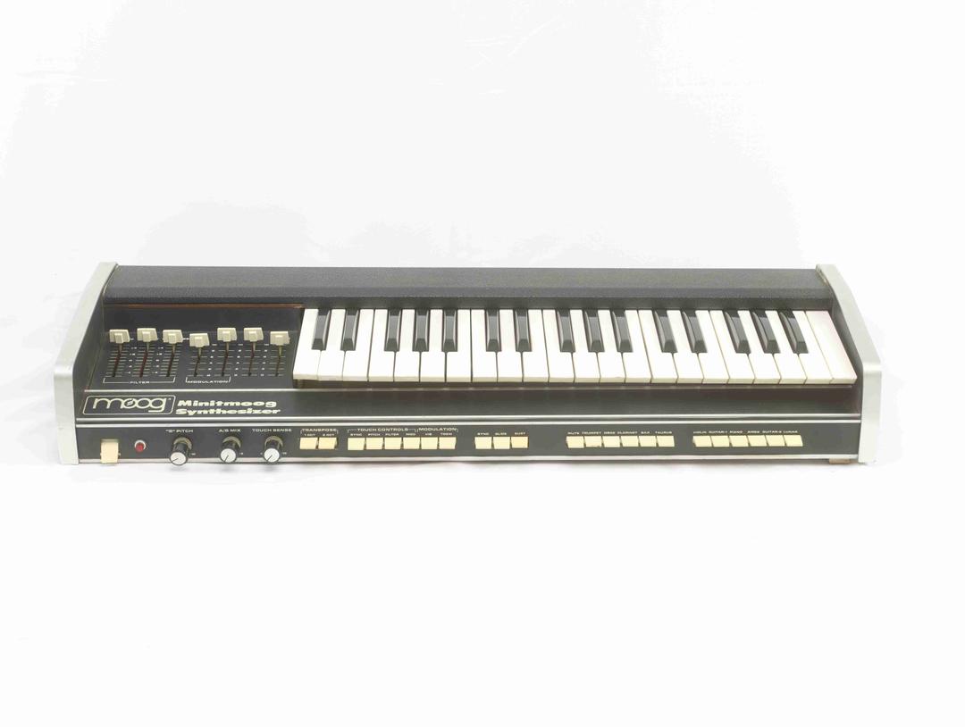 Moog Minitmoog Synthesizer