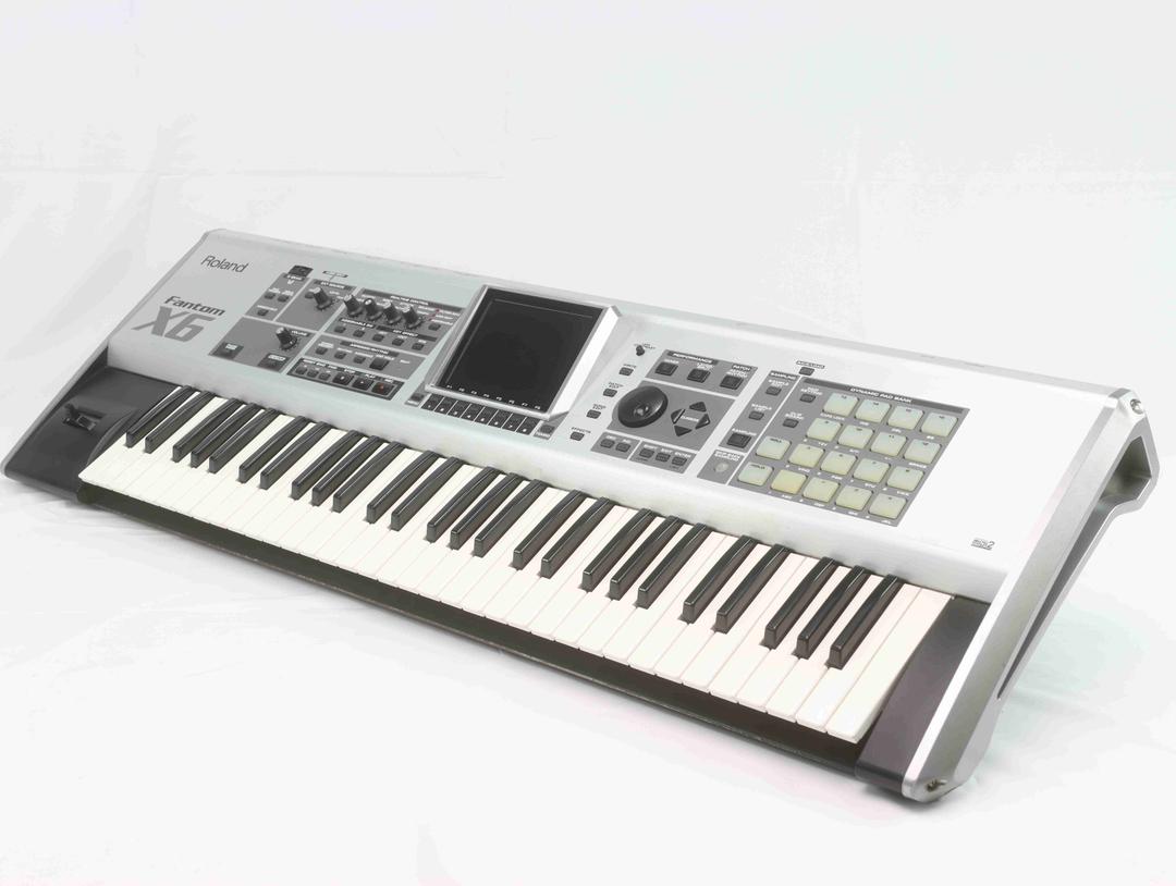 Roland Fantom X6