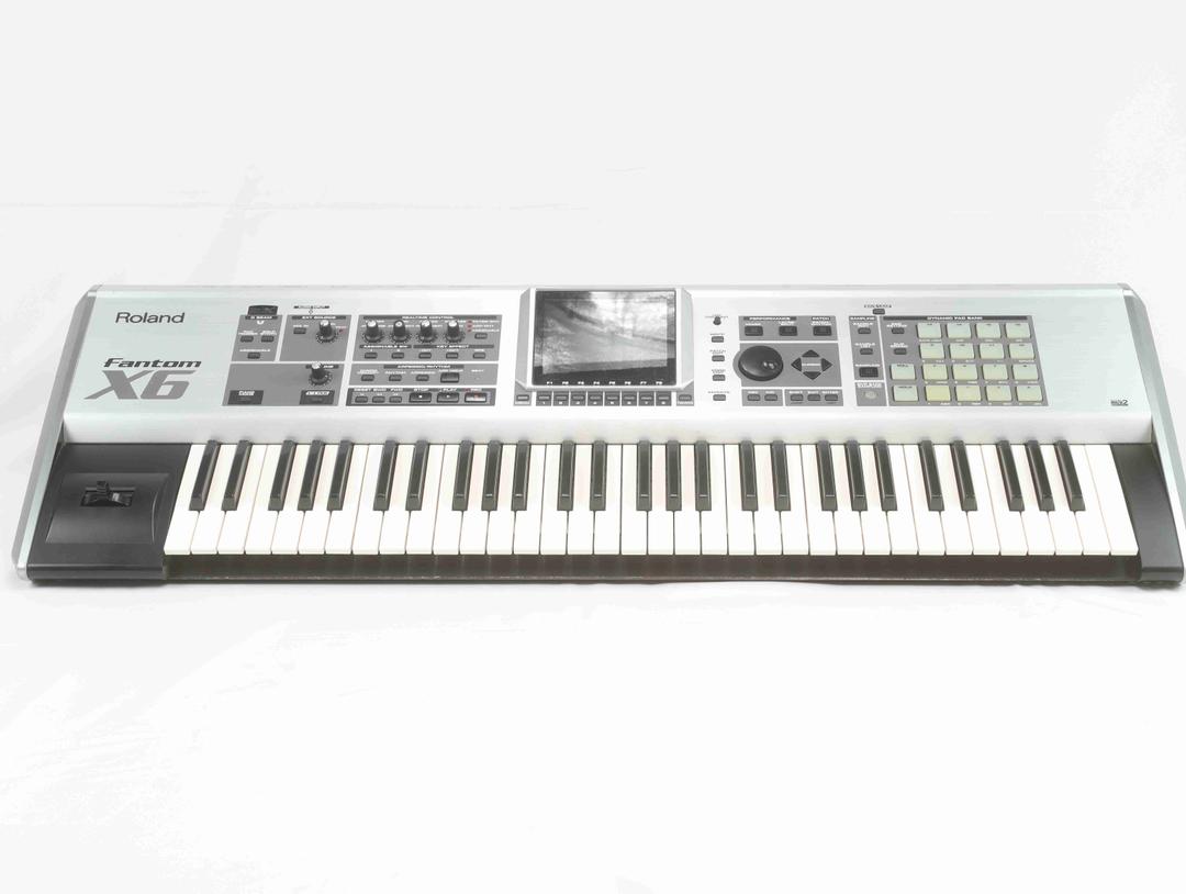 Roland Fantom X6