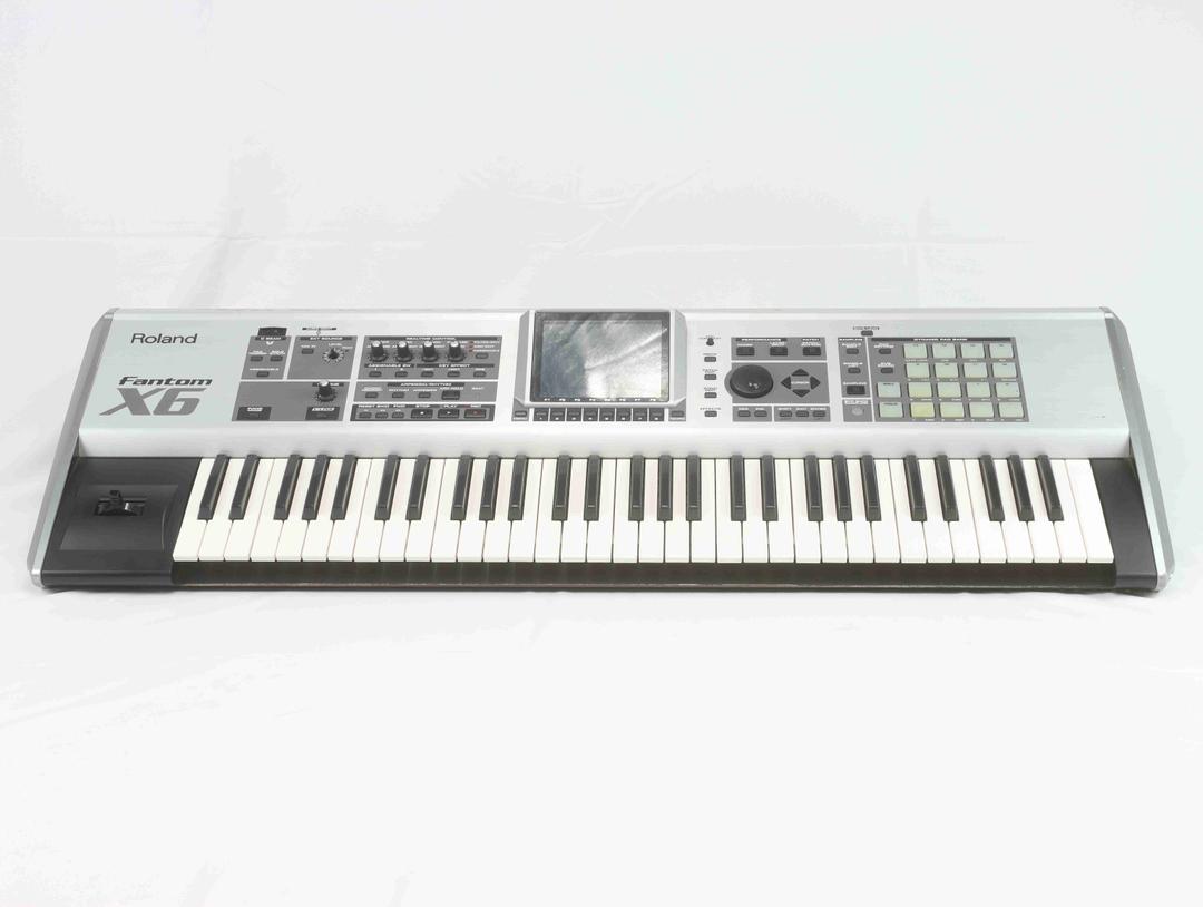 Roland Fantom X6