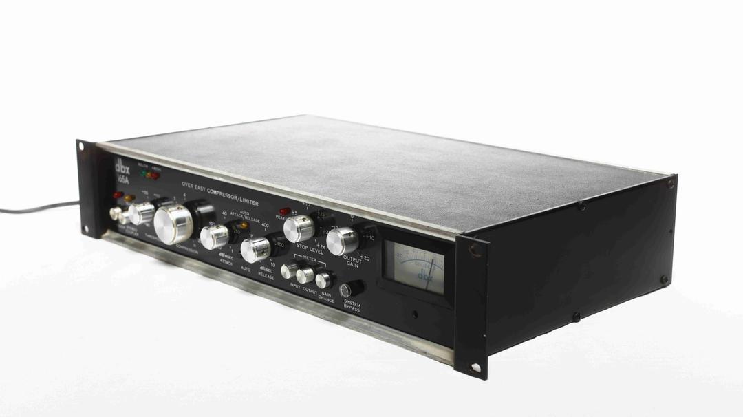 DBX 165a Over Easy Compressor/Limiter