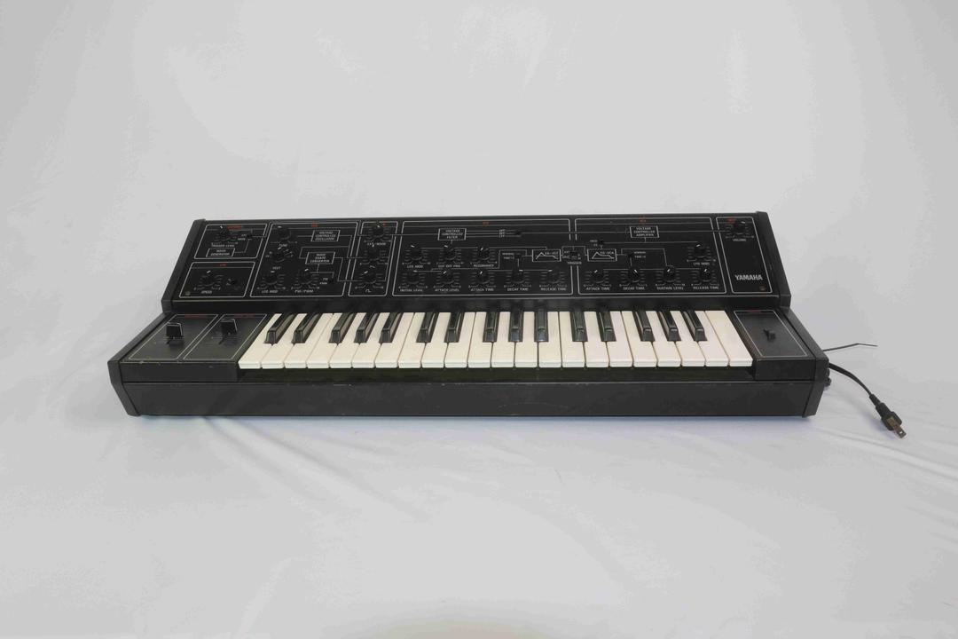 Yamaha -  CS-10 Analog Synthesizer