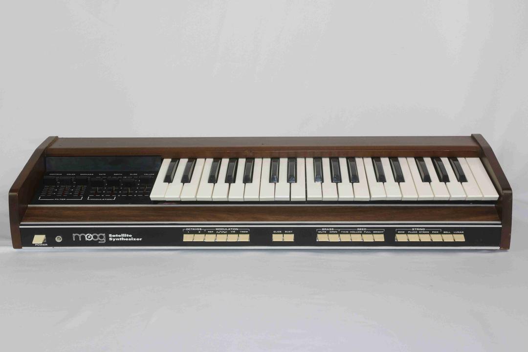Moog -  Satellite analogue synthesizer