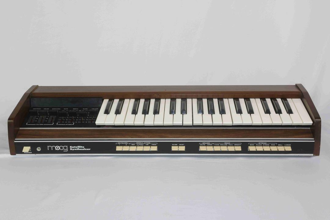 Moog -  Satellite analogue synthesizer