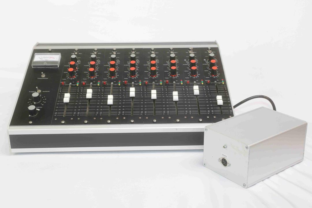Unknown -  MP812FH Audio Console