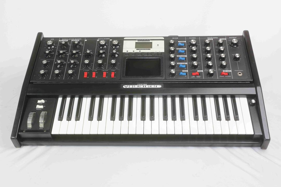 Moog -  Voyager Electric Blue Edition