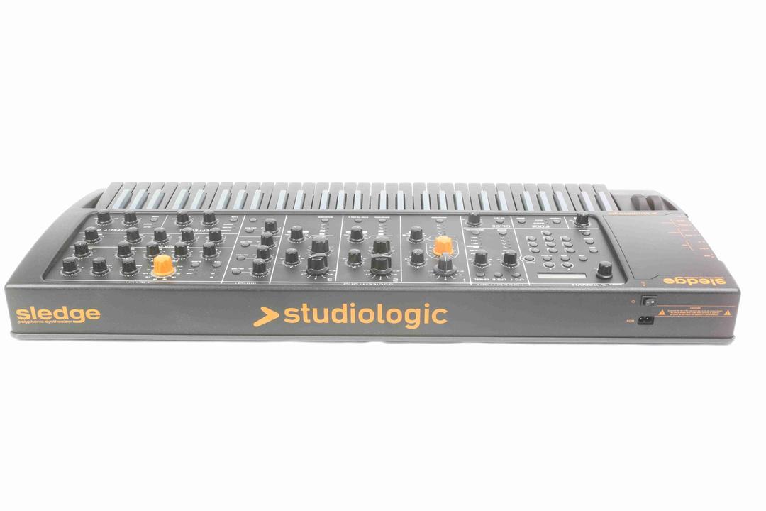 Studiologic -  Sledge v2 Virtual Analog Synth