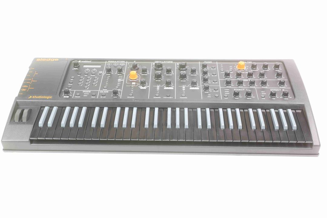 Studiologic -  Sledge v2 Virtual Analog Synth