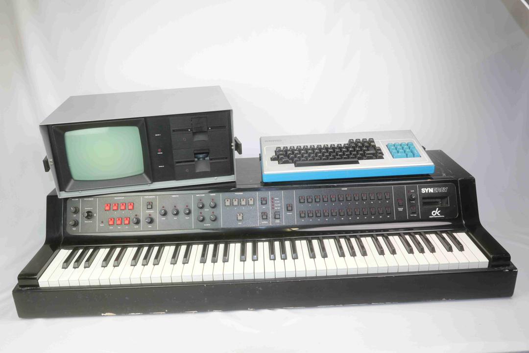 Digital Keyboards Inc -  Synergy with KayPro II computer