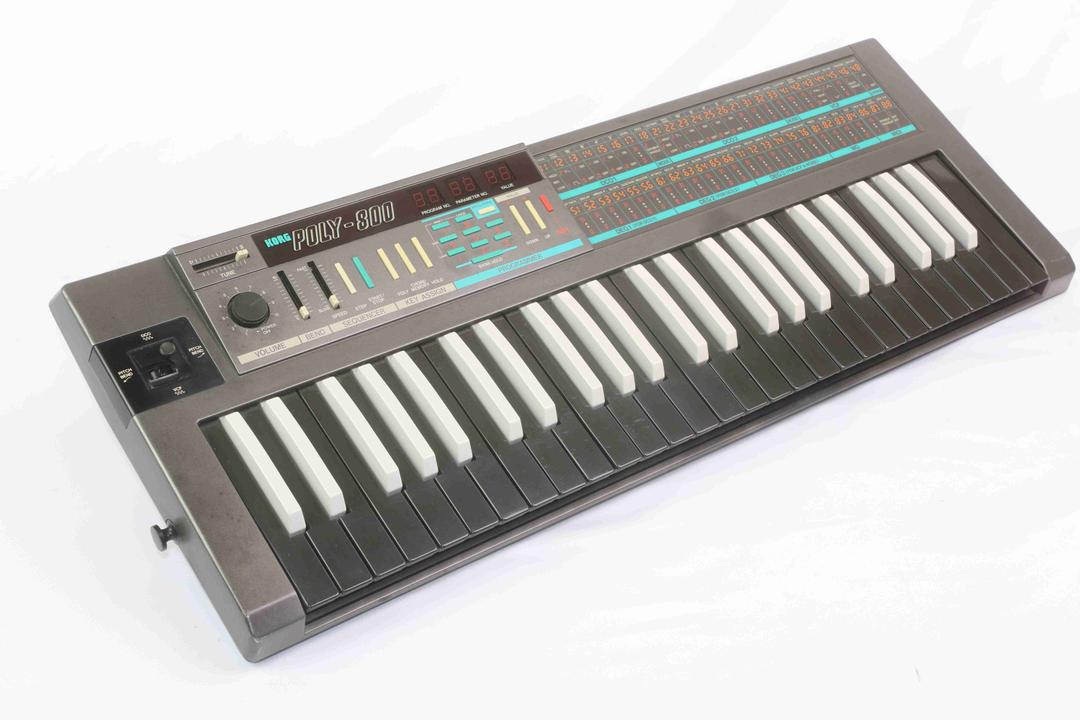 Korg -  Poly 800