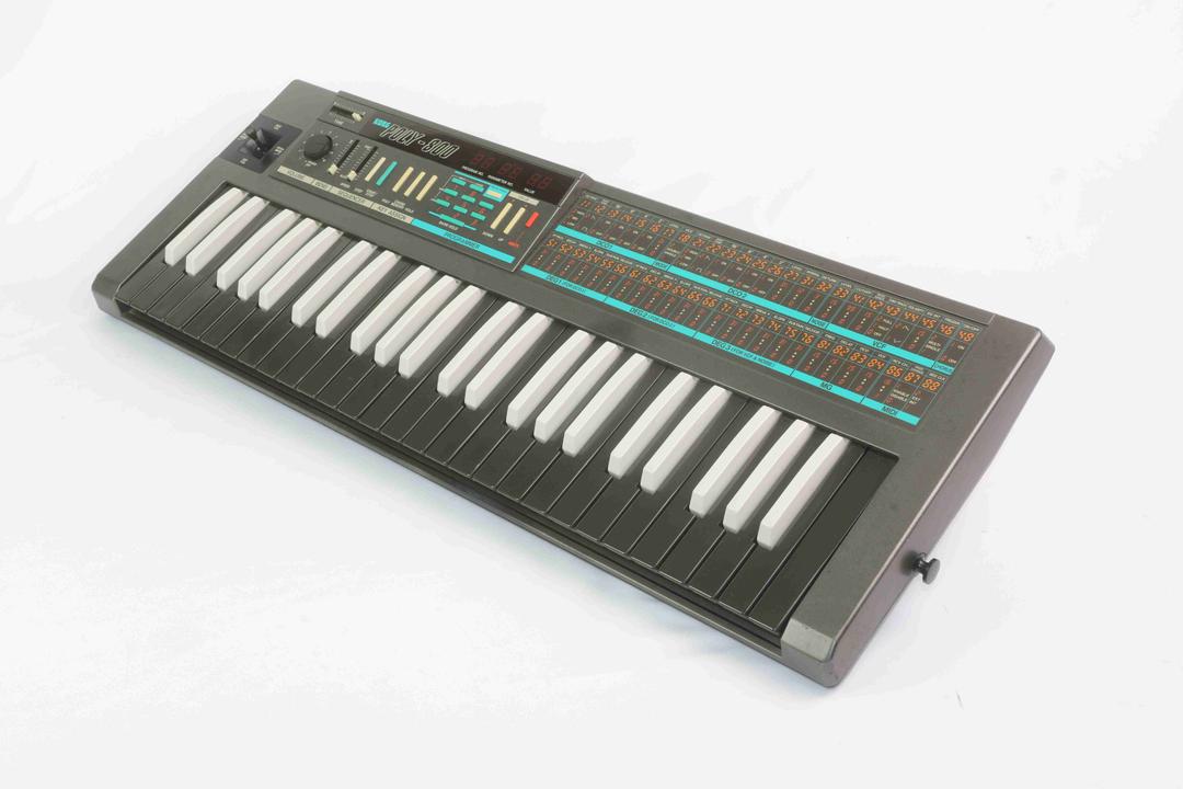 Korg -  Poly 800