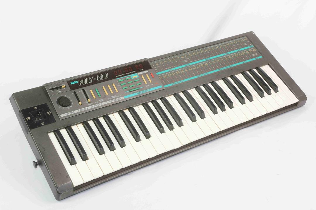 Korg -  Poly 800