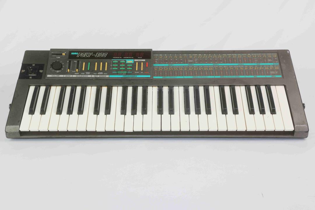 Korg -  Poly 800