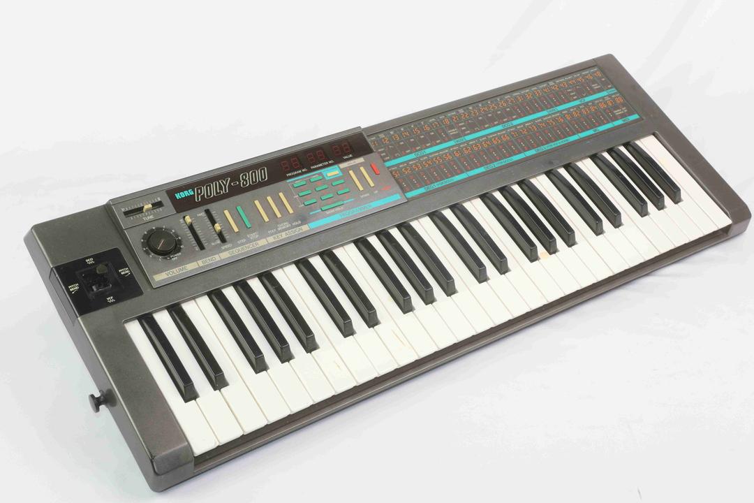 Korg -  Poly 800