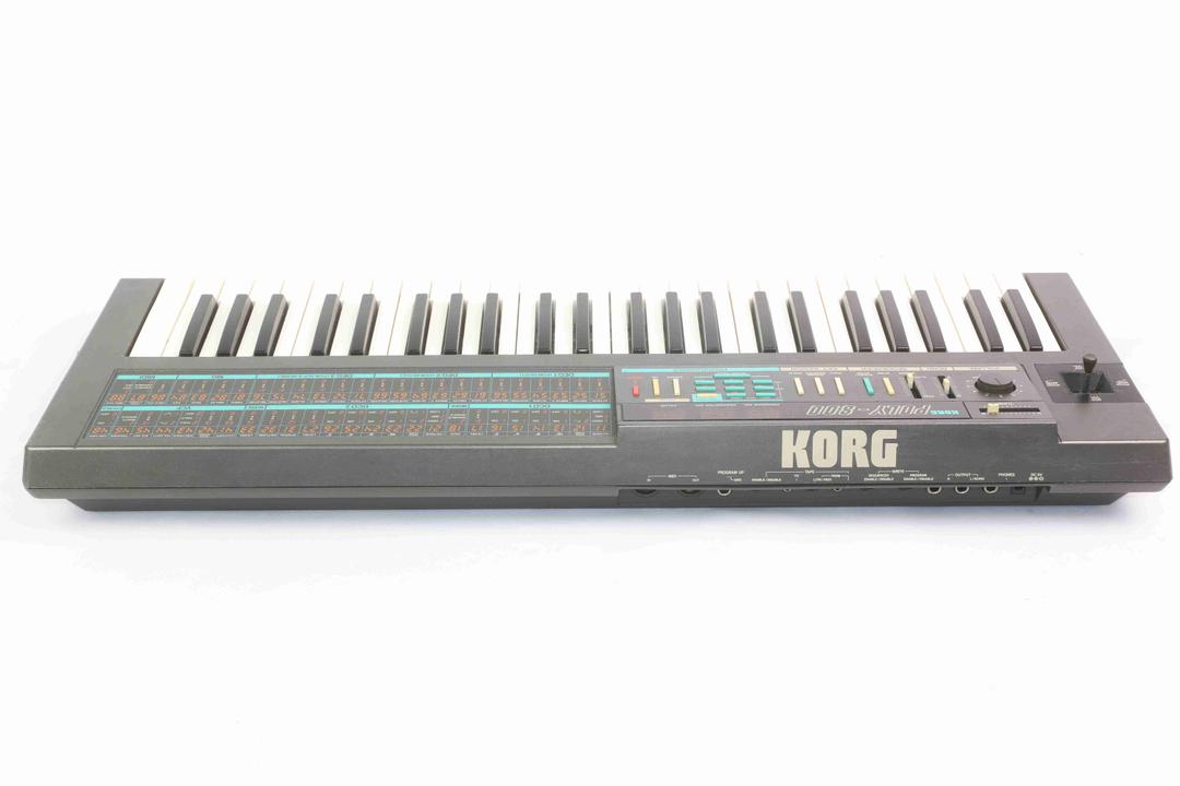 Korg -  Poly 800