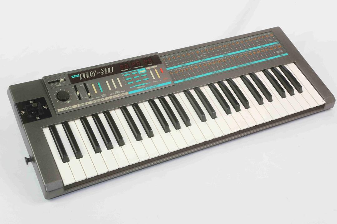 Korg -  Poly 800