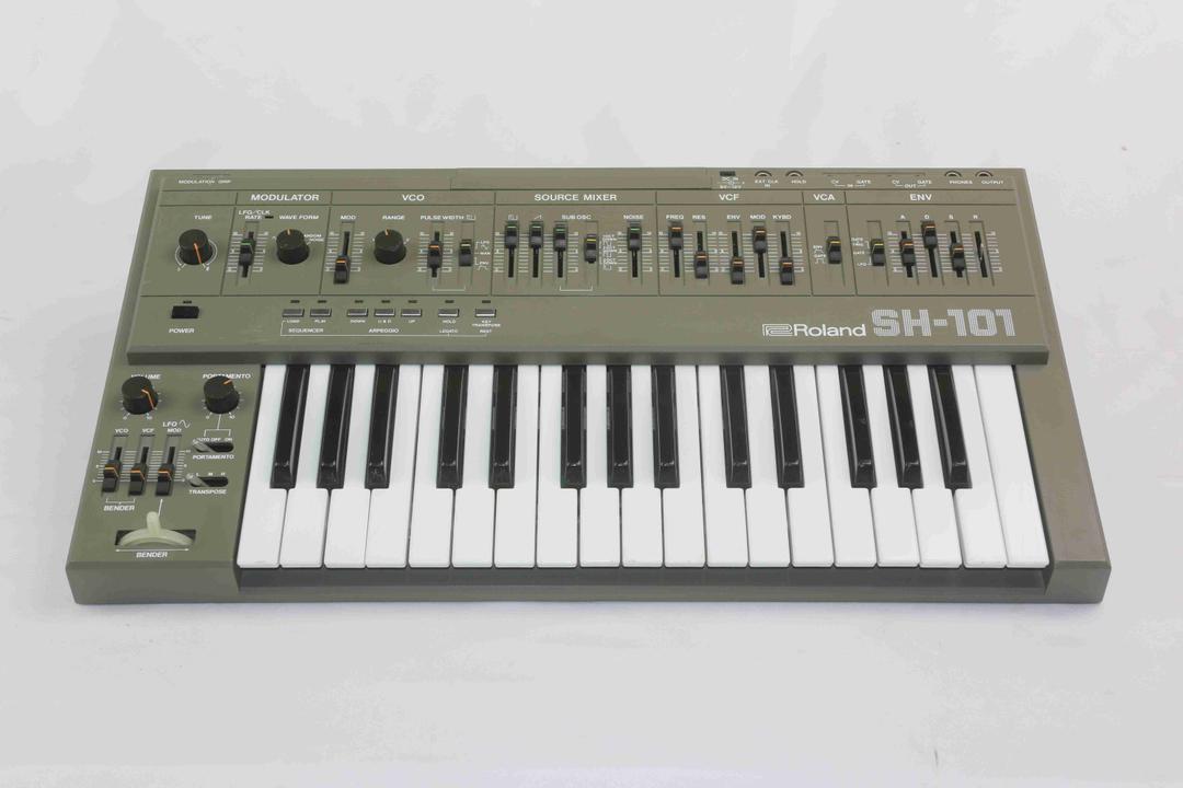 Roland -  SH-101