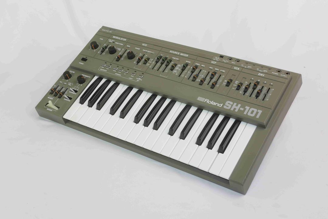 Roland -  SH-101